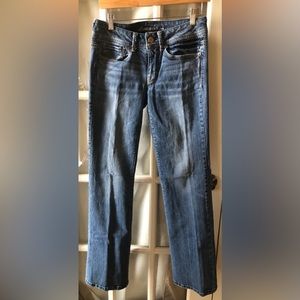 American Eagle outfitters stretch original boot jeans in size 6
